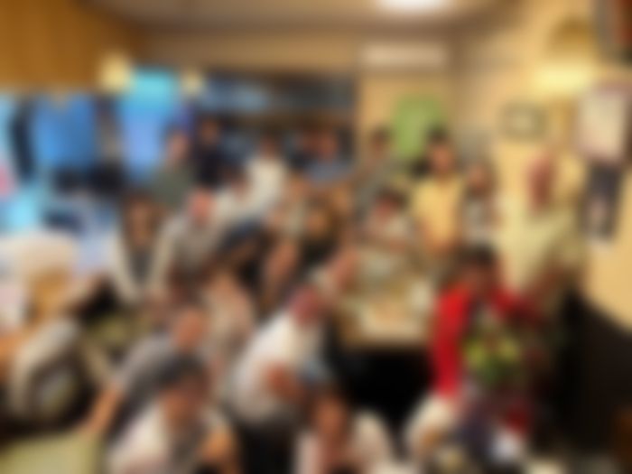ケーキと花束でお祝いする会