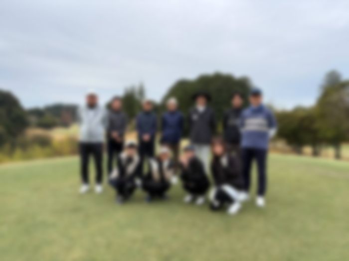 コース上で並ぶコンペ参加者