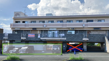店舗前駐車場